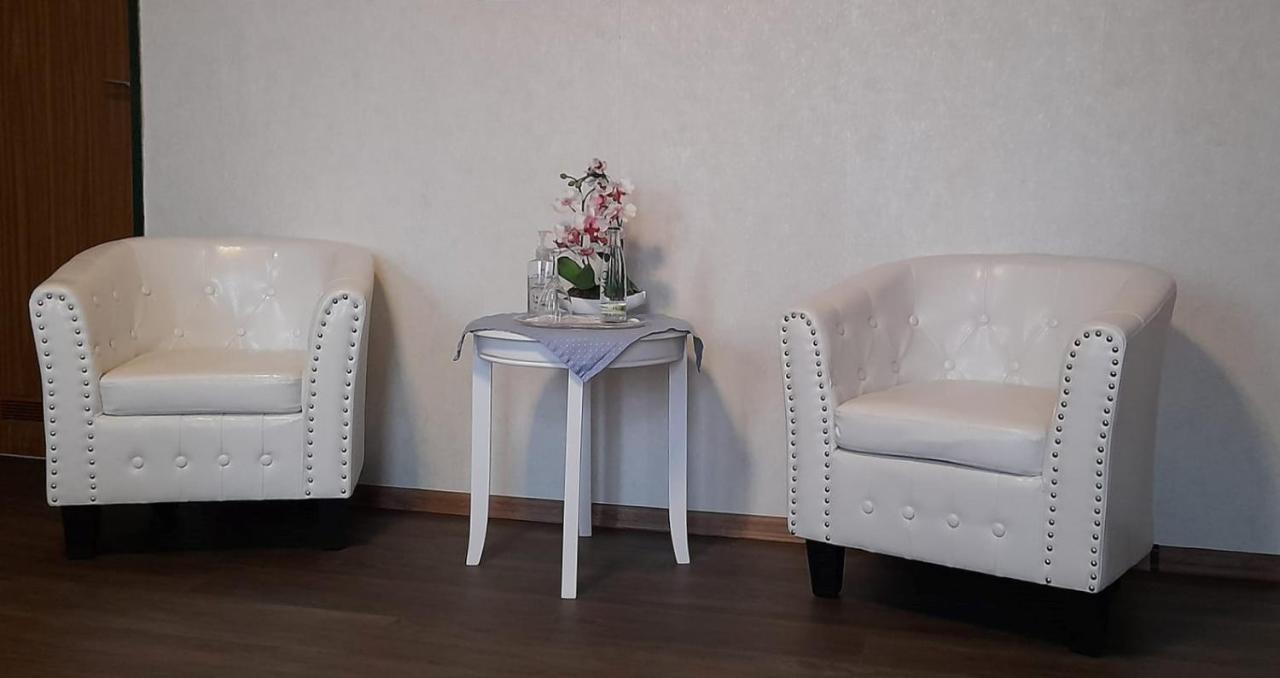 Landgasthof Hotel Zur Waage Marienhafe Экстерьер фото